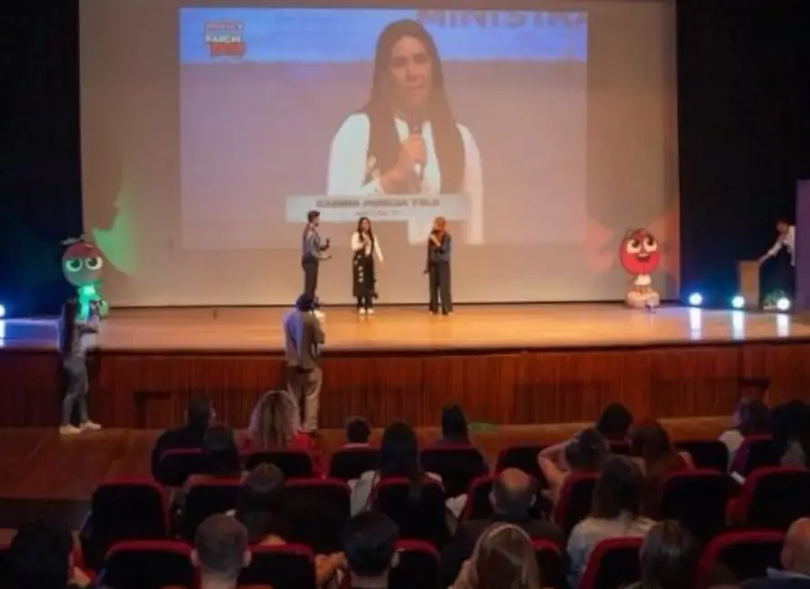 Ministra tic manizales